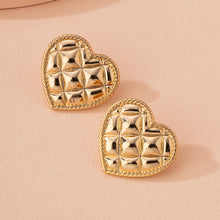 Load image into Gallery viewer, Vintage Peach Heart Earrings
