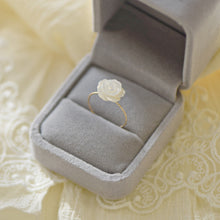Load image into Gallery viewer, White Rose Mother-of-pearl Ring
